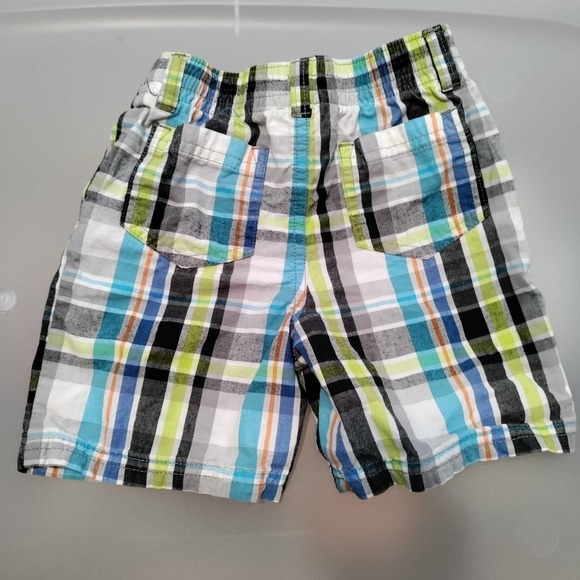 Toddler boy 2T bundle shorts and button up shirt - Picture 8 of 8